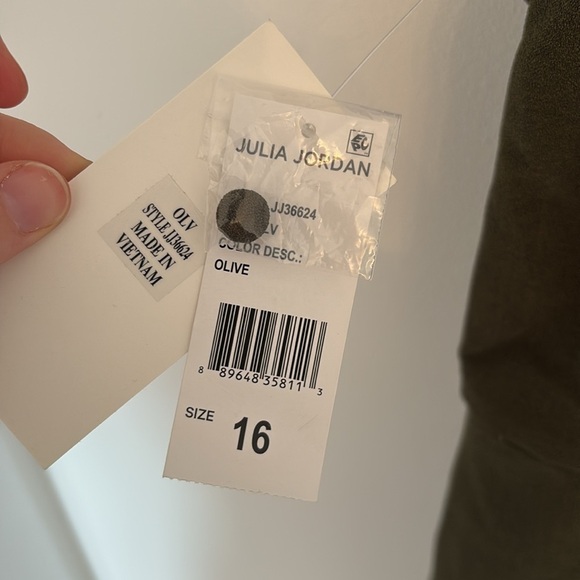 Julia Jordan Halter Twist Neck Sleeveless Jumpsuit - Picture 8 of 11